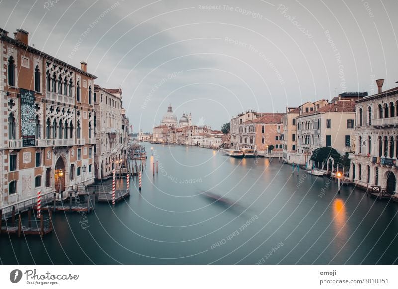 Venice Canal Grande at dusk River bank Town Downtown House (Residential Structure) Tourist Attraction Exceptional Tourism Colour photo Exterior shot Deserted