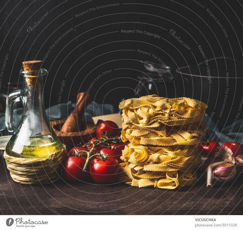 Italian pasta with tomatoes, olive oil and garlic Food Nutrition Lunch Italian Food Crockery Design Healthy Eating Table Kitchen Background picture Still Life