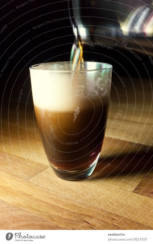 pour in beer Evening Night Dark Party Glass Bottle Beverage Drinking Fill Pour Alcohol-fueled Full Half full Beer Foam Black Motion blur Blur Copy Space Fluid