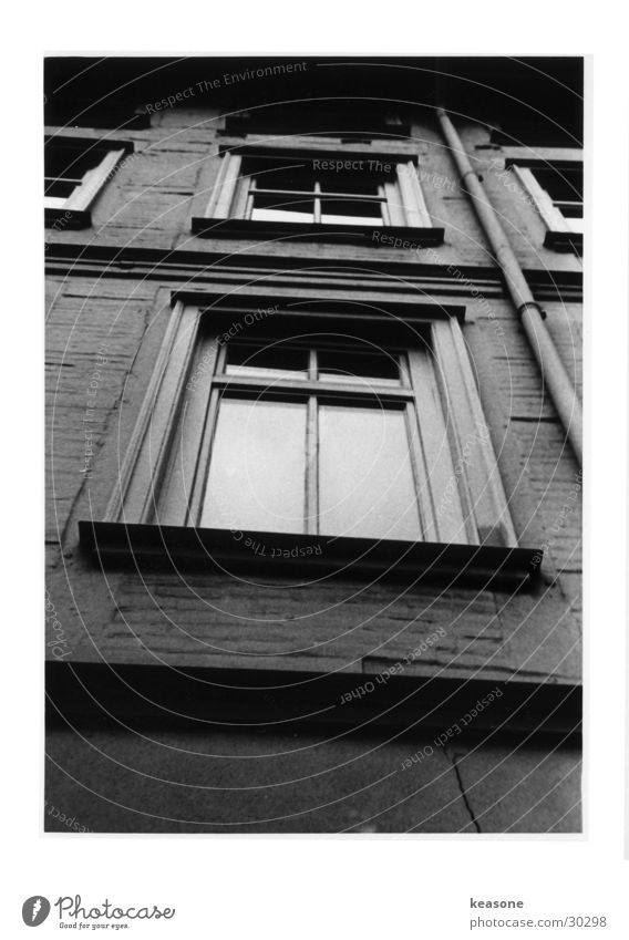 windows Window Moody Architecture Black & white photo Perspective Contrast Graffiti Lens http://www.keasone.de