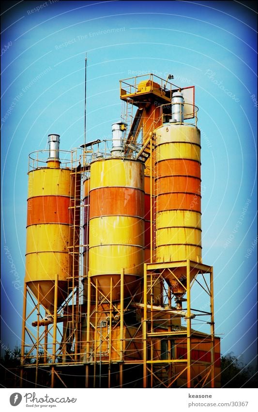 triple tower Industrial zone Silo Holga Electrical equipment Technology Industrial Photography Orange Tank oil Grain Lens ebv www.keasone.de