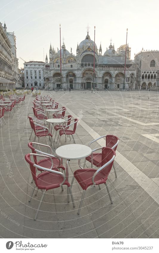 Piazza San Marco before the great onslaught Vacation & Travel Tourism Sightseeing City trip Cruise Gastronomy Spring Venice Italy Downtown Old town Deserted