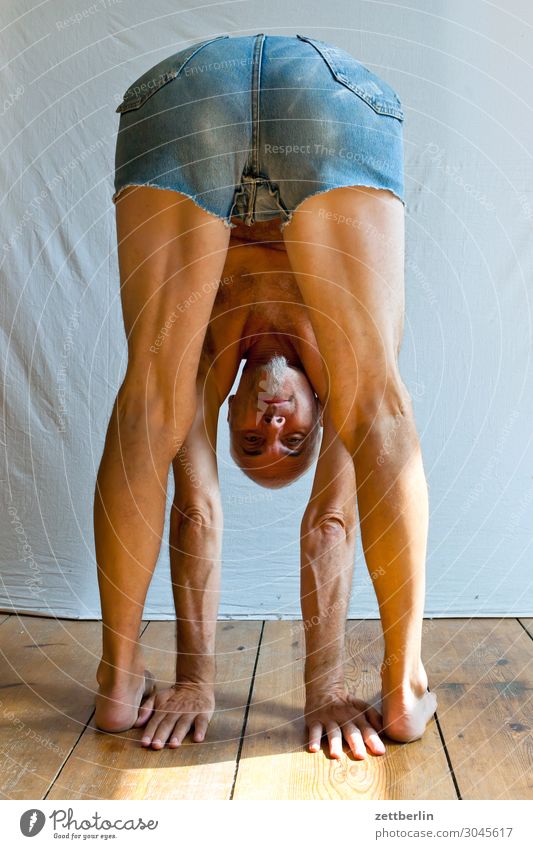 Standing on your head Flexible Adaptable Gymnastics Man Human being Sports Attempt inflect Bend Go crazy Connective and supportive tissue Yoga upside down Face