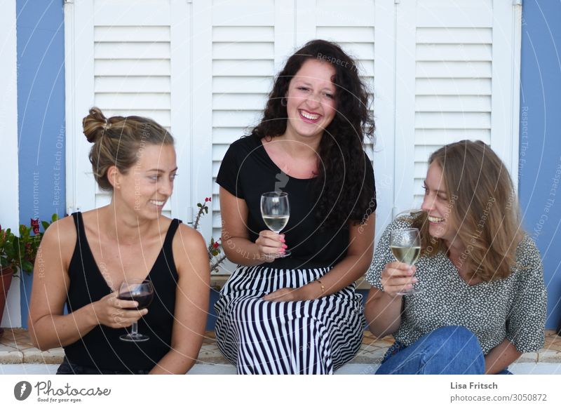 FRIENDS - WINE - TOGETHERNESS pretty Alcoholic drinks Vacation & Travel Tourism Event Going out Drinking Feasts & Celebrations Woman Adults 3 Human being