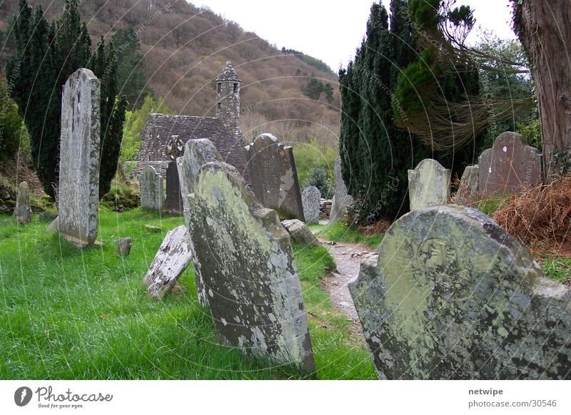Glendalough Tombstone Historic Ireland Wicklow Green Island grav glendalough visitor center