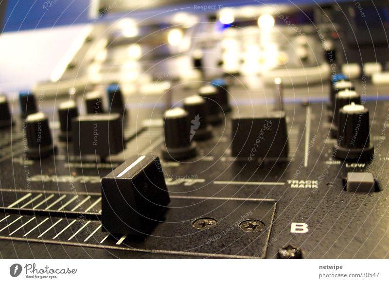 blender Controller Mixing desk Electrical equipment Disc jockey Volume Music Technology Electronics Sound Double bass treble