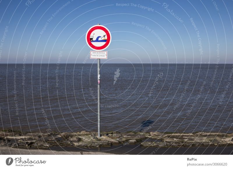 Wave warning sign on the beach. Lifestyle Leisure and hobbies Vacation & Travel Tourism Sightseeing Summer Summer vacation Beach Ocean Waves Sports