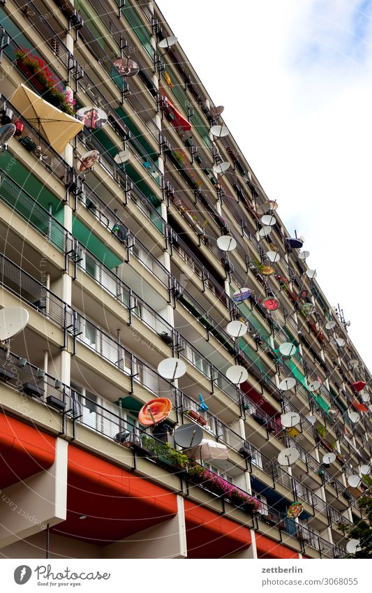 block of flats Architecture Berlin Schöneberg Facade City Germany Worm's-eye view Capital city House (Residential Structure) Sky Heaven High-rise Hotel Downtown