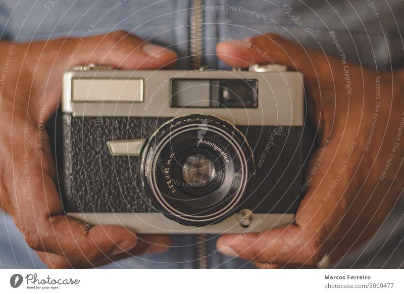 https://www.photocase.com/photos/3069477-vintage-photo-camera-in-hands-lifestyle-beautiful-photocase-stock-photo-large.jpeg