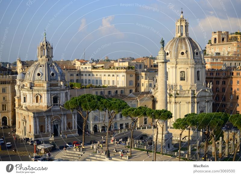 Trajan Forum Human being Sculpture Culture Town Church Manmade structures Building Architecture Tourist Attraction Landmark Old Historic Religion and faith age