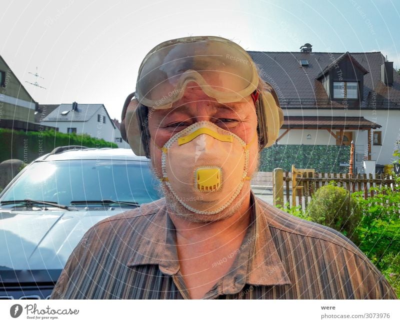 Elderly man with protective equipment Profession Craftsperson Painter Construction site Human being Masculine Man Adults Male senior Head 1 45 - 60 years