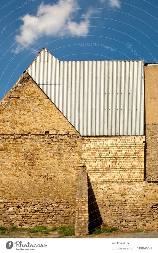 Gable with cloud aschersleben Detail House (Residential Structure) Historic Small Town Light Sadness Deserted Medieval times Saxony-Anhalt Summer Copy Space