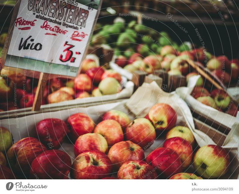 Apples 3 Euro Vegetable Fruit Summer Autumn Fragrance Shopping Sell Fresh Healthy Natural Yellow Green Red Attentive Fair Climate Joie de vivre (Vitality)