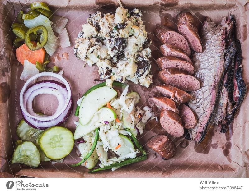 Tray Full of Texas Barbecue Barbecue (apparatus) Barbecue (event) BBQ Food Dish Food photograph Smoked Lunch Beef Ribs Sausage Side dish Meal