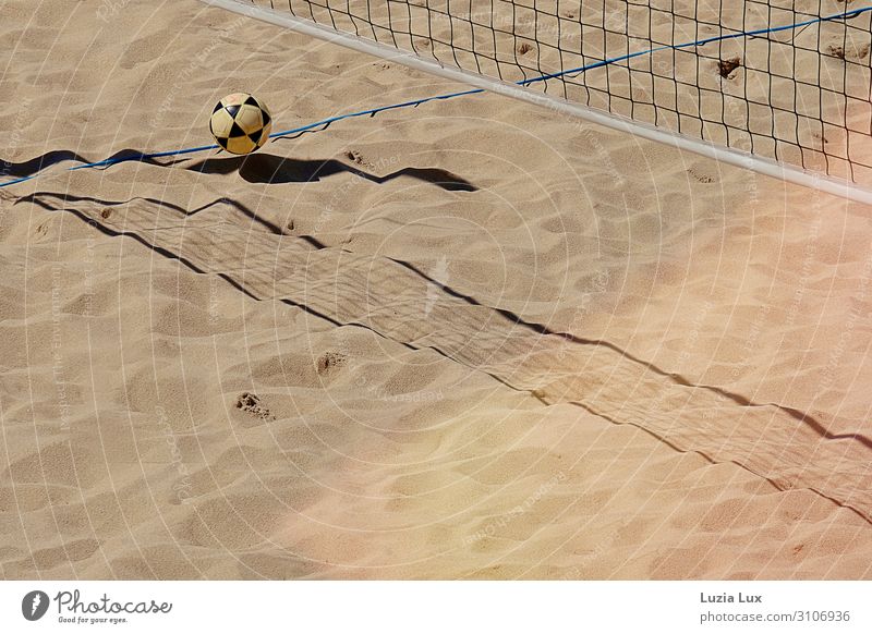 shadow, game Joy Fitness Leisure and hobbies Playing Beach Sports Ball sports Sporting Complex Sporting event Summer Sunbeam Net Warmth Subdued colour