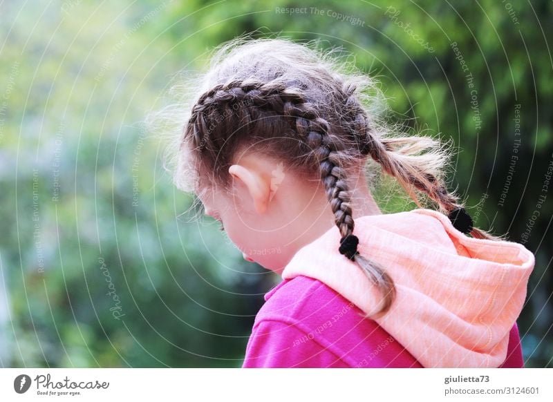 on one's own Girl Infancy 1 Human being 8 - 13 years Child Park Long-haired Braids Sadness Grief Disappointment Shame Loneliness Emotions Identity Uniqueness