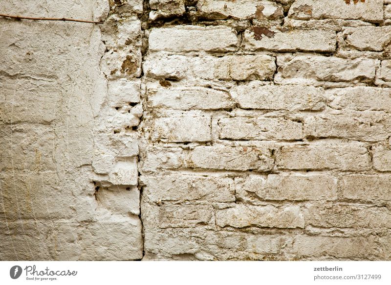 masonry Wall (barrier) Masonry Seam Wall (building) Divide Structures and shapes Neighbor Real estate White Gray Old Craft (trade) Old building Storage shed