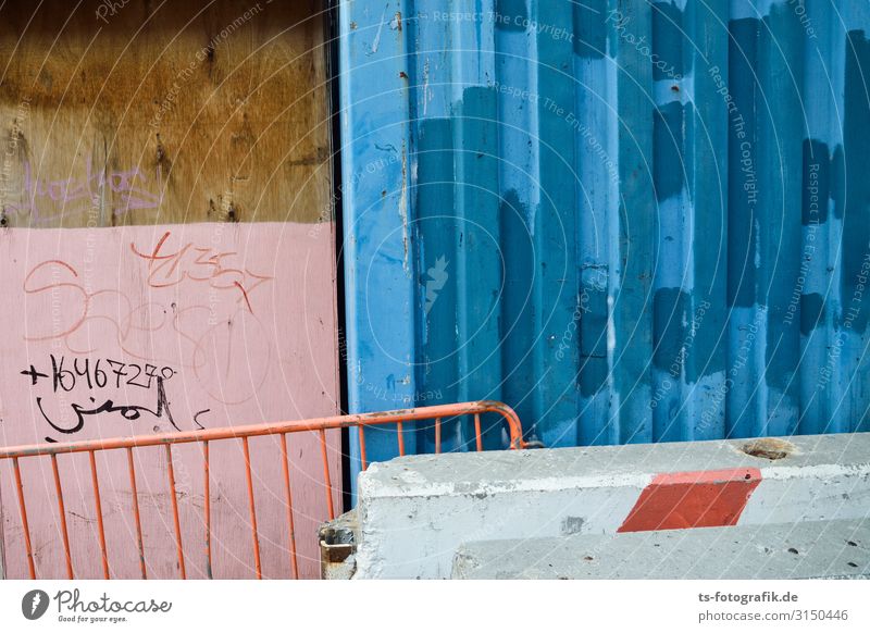 Blue kissing pink Construction site New York City Downtown Deserted Wall (barrier) Wall (building) Facade Protective Grating Hoarding Container Stone Concrete