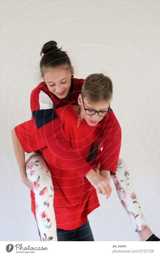 Brother and sister Girl Boy (child) Sister Infancy Youth (Young adults) Life Body 2 Human being 8 - 13 years Child T-shirt Sweater Leggings Eyeglasses Brunette