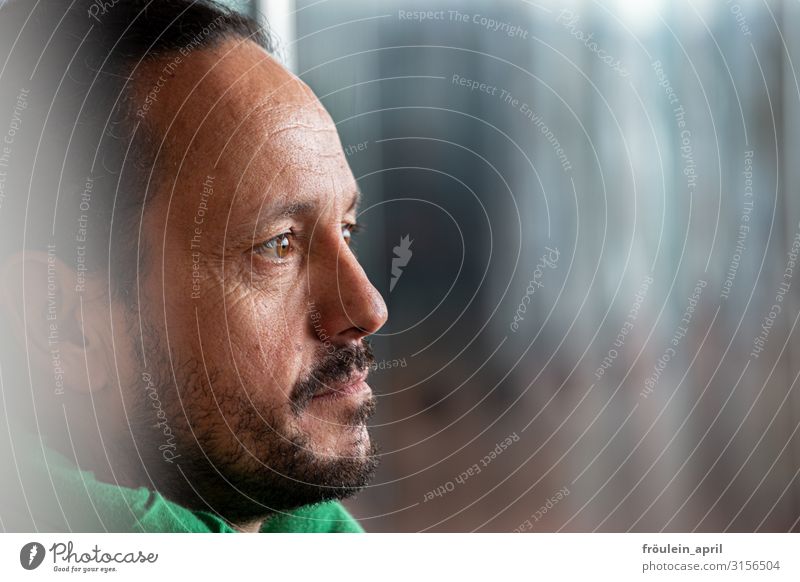 Profile | UT HH19 Face Masculine Man Adults Head Facial hair Human being 45 - 60 years Black-haired Long-haired Beard Observe Think Looking Uniqueness Modern