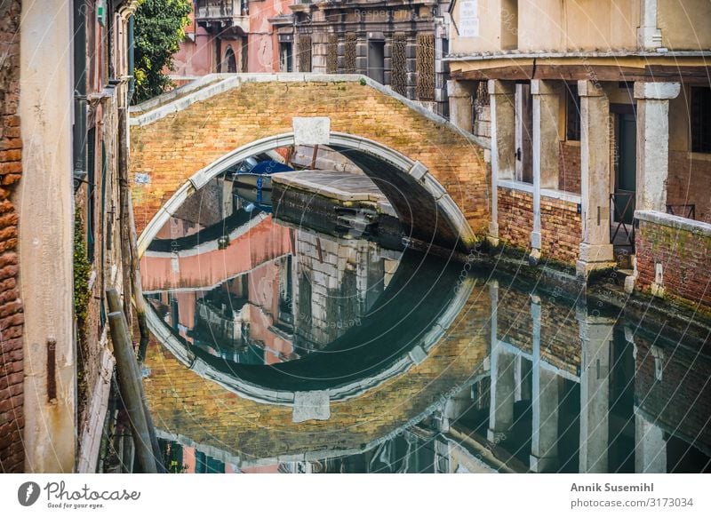 Small bridge with reflection at a canal in Venice Vacation & Travel Tourism Sightseeing City trip Cruise Ocean Education Water Island Town Port City Downtown
