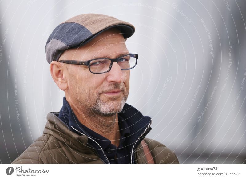 I can read your mind... | UT HH19 Man Adults Male senior Senior citizen Human being 45 - 60 years 60 years and older Eyeglasses Cap Gray-haired