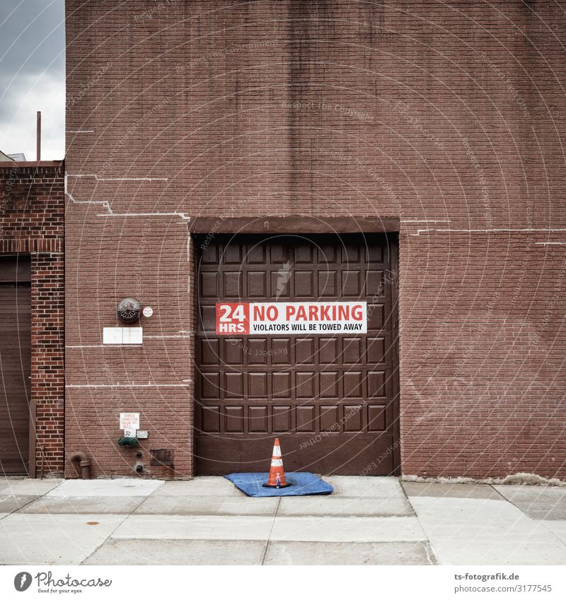 No parking in front of the chocolate factory? Chocolate Bar of chocolate New York City Town Deserted House (Residential Structure) Factory Manmade structures