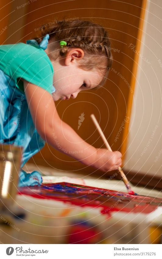 Young Artist Leisure and hobbies Picturesque Painting (action, artwork) Flat (apartment) Feminine Child Toddler Girl Infancy 1 Human being 1 - 3 years