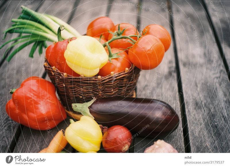 Vegetable purchase on wood purchasing Farmers market Aubergine Tomato Pepper Onion Summer vegetables Food Healthy Colour photo Vegetarian diet Analogue photo