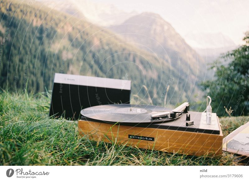 record player Lifestyle Style Design Leisure and hobbies Vacation & Travel Tourism Summer Summer vacation Mountain Party Music Disc jockey Culture Shows