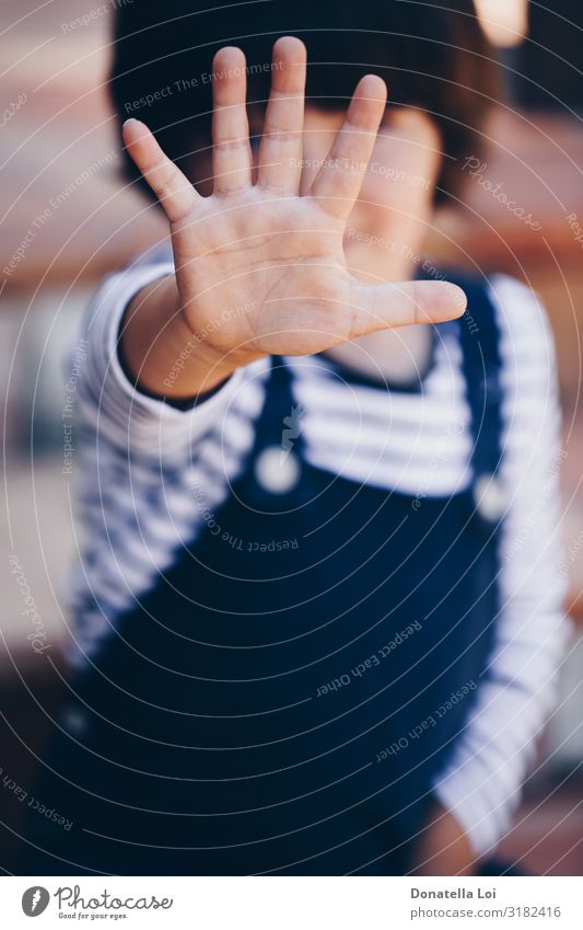 Little boy with open hand Child Toddler Boy (child) Man Adults Infancy Hand Fingers 1 Human being 3 - 8 years Defiant brown hair casual Caucasian