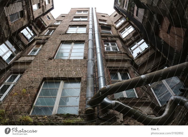 Backyard Berlin Prenzlauer Berg Town Capital city Downtown Old town Deserted House (Residential Structure) Manmade structures Building Window Chimney