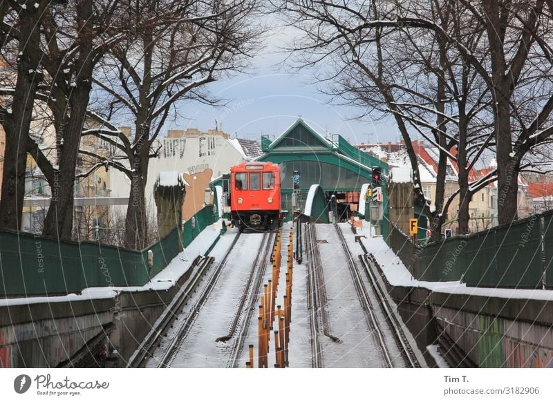 winter Prenzlauer Berg Schönhauser Allee Town Capital city Downtown Old town Pedestrian precinct Deserted House (Residential Structure) Transport