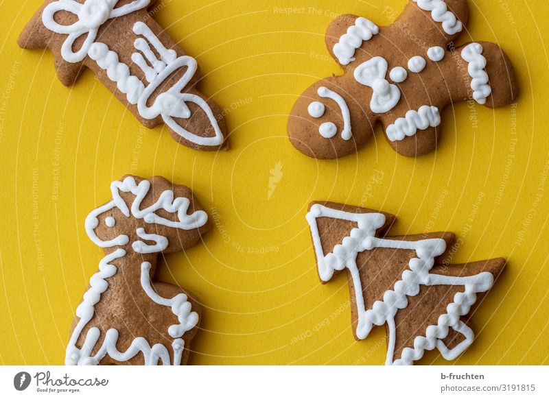 Christmas gingerbread Food Dough Baked goods Candy Nutrition Feasts & Celebrations Christmas & Advent Decoration Select To enjoy Fresh Delicious Yellow Reindeer