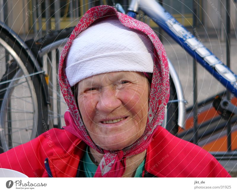 Russian Bag Lady 1 Senior citizen Multicoloured Headscarf Cap Woman Female senior approx. 80 years