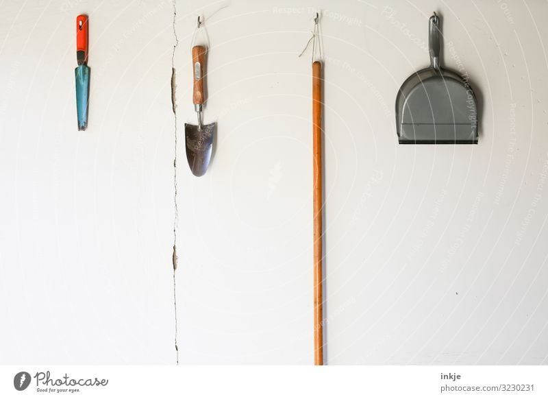 garden tools Gardening Deserted Wall (barrier) Wall (building) Gardening equipment Shovel Broomstick sweeper Hang Authentic Simple Arrangement Row Side by side