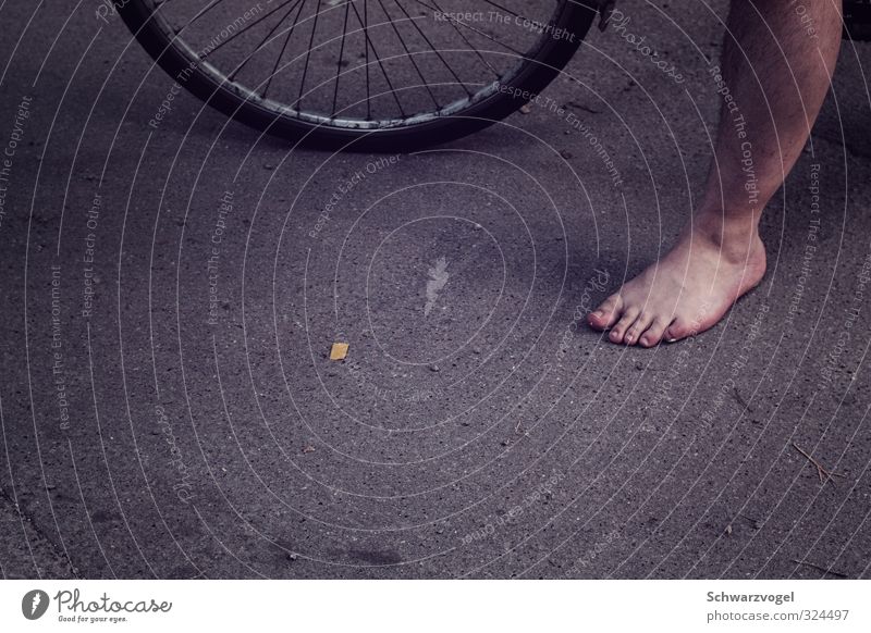 StandBy Masculine Legs Feet 1 Human being Cycling Bicycle Wait Gray Contentment Freedom Leisure and hobbies Serene Barefoot Asphalt Colour photo Copy Space left
