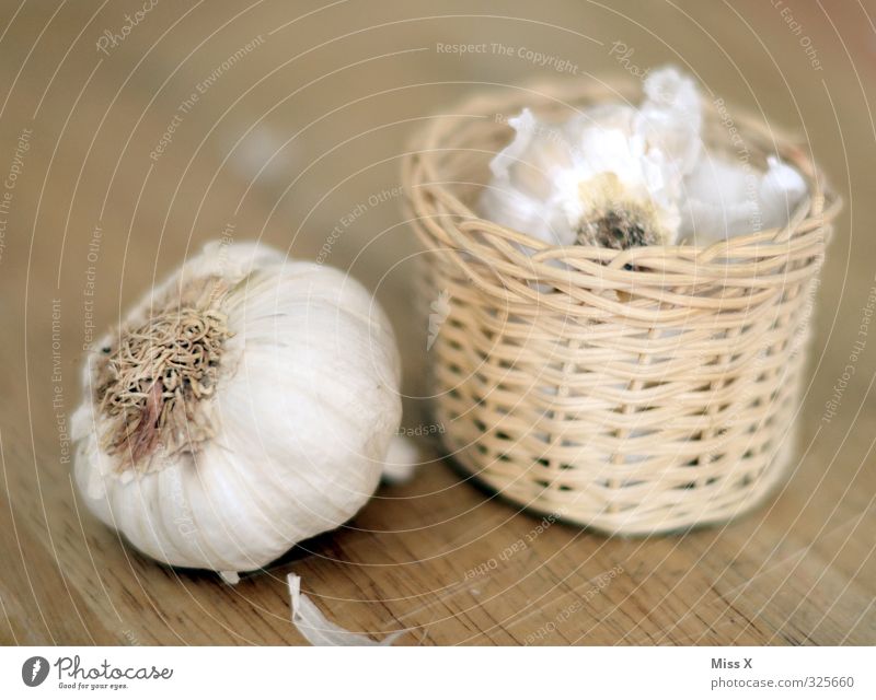 Garlic in a basket Food Vegetable Nutrition Organic produce Vegetarian diet Diet Fasting Fresh Healthy Delicious Smelly Basket Clove of garlic Garlic bulb