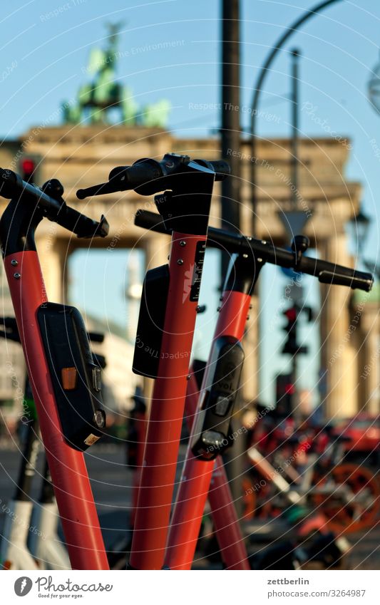 E-scooters at the Brandenburg Gate Berlin City Capital city Downtown Portal Town Tourism Landmark Coil Scooter Passenger traffic Movement