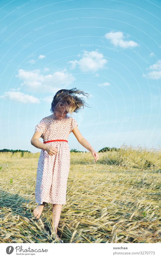 summery hair flutter Child Girl young girl youthful Hair and hairstyles Infancy Wild Crazy Joy Joie de vivre (Vitality) Happy Summer sunshine straw field