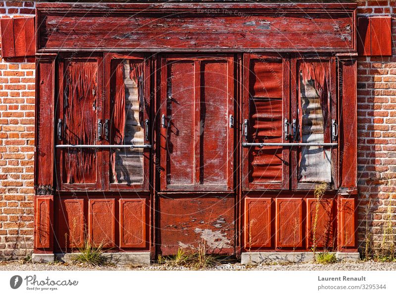 Vintage storefront in Saint-Viâtre Style Vacation & Travel House (Residential Structure) Town Architecture Rust Old Red Storefront vintage Storage France Europe