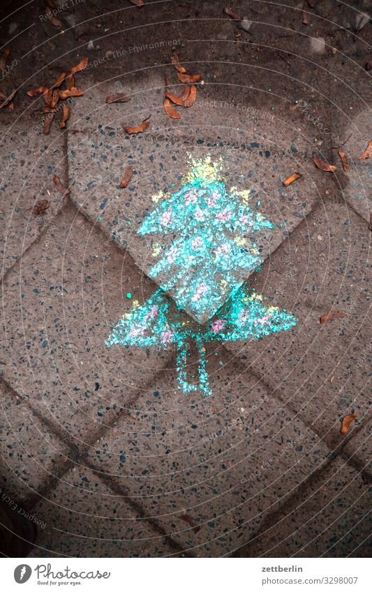 Christmas tree made of chalk Christmas & Advent Sidewalk Footpath Children's drawing Chalk Chalk drawing Paving stone Cobblestones Cobbled pathway