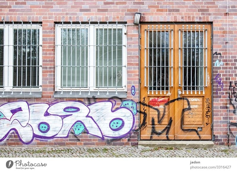 written | hidden message. Painter Subculture Small Town House (Residential Structure) Manmade structures Building Architecture Wall (barrier) Wall (building)
