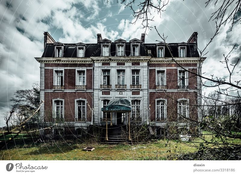 The Lost Hotel House (Residential Structure) Dream house Manmade structures Building Architecture Old Authentic Exceptional Dirty Dark Creepy Trashy Town