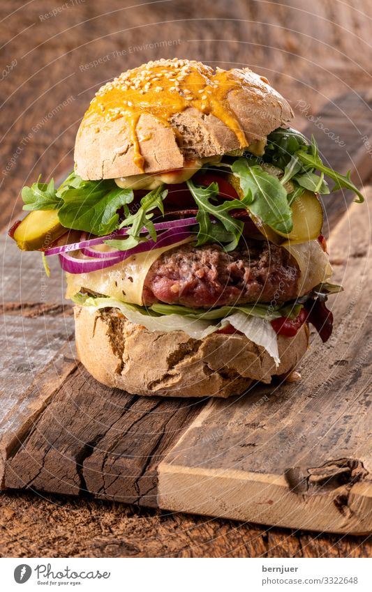 Cheeseburger Meat Vegetable Bread Roll Lunch Table Wood Dark Fresh Delicious Hamburger Rustic Bacon roasted brioche Focal point Selective Soft cheese
