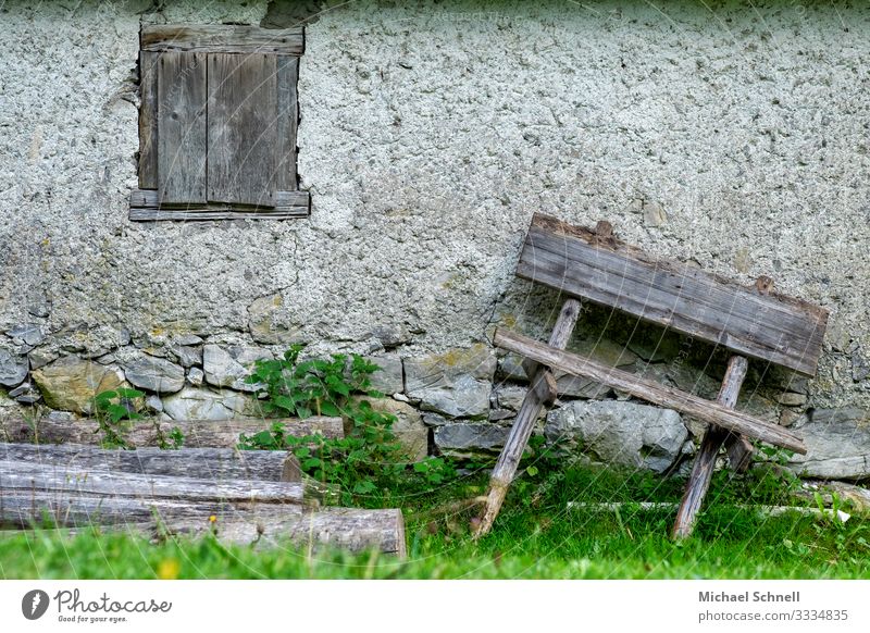 Crooked bench tannheim Tannheimer Valley House (Residential Structure) Manmade structures Building Wall (barrier) Wall (building) Sit Old Decline Past