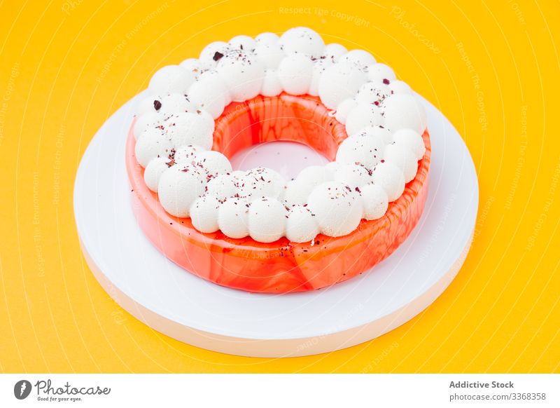 3D Apple 🍎 fruit shaped theme cake! With our 6 signature flavours✨✨  #vanillacaramelcrunch #chocolatecaramelcrunch #chocolatefudge... | Instagram