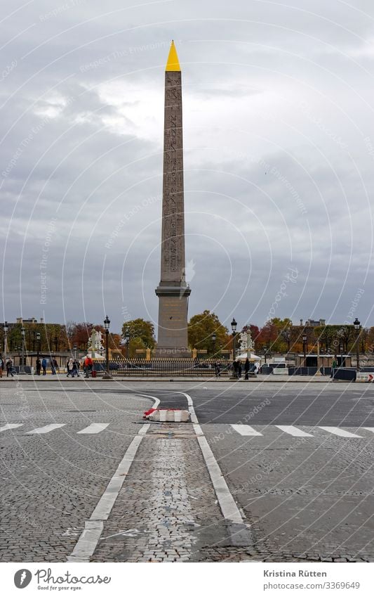 obelisk Tourism Capital city Places Tourist Attraction Landmark Gold Historic Tall Point Place de la Concorde Monolith Granite Gift Hieroglyph City Paris France