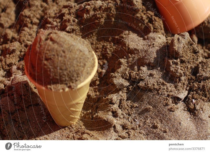 Ice ball of sand in sand moulds Playing Deception Sand vacation Beach sand mold Toys ice-cream cone plastic Ice cream ball Infancy fun Summer Exterior shot
