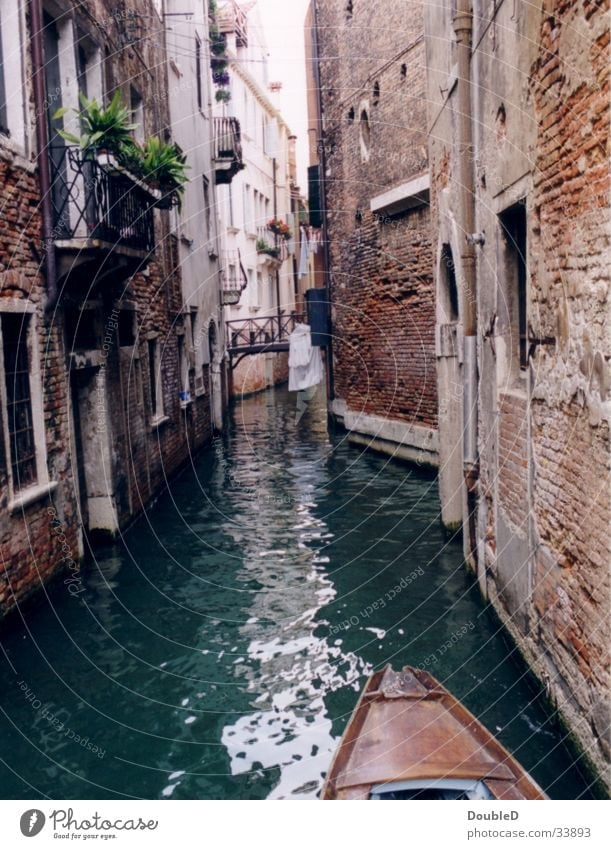 Gondola in Venice Europe Boating trip Gondola (Boat) Narrow Water Channel Historic Historic Buildings Old Decline Deserted Sightseeing City trip Romance Gracht